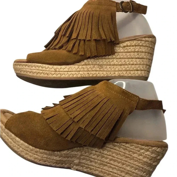 Minnetonka Women’s Sz 10 Cognac Leather Fringe Ankle Strap Open Toes sandals - Picture 3 of 6
